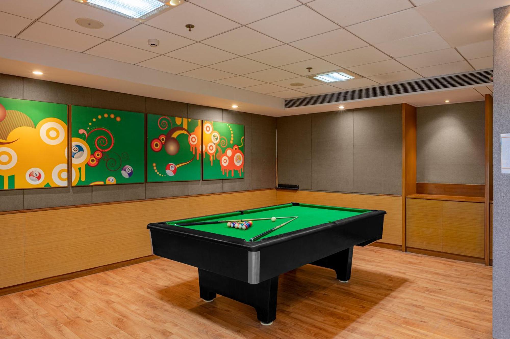 Club Mahindra Kensville Ahmedabad Exterior foto